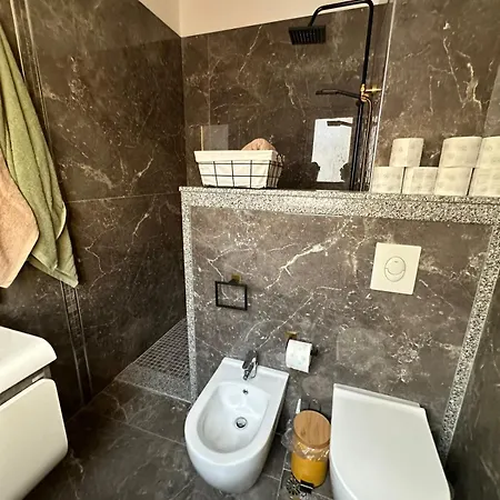 Apartman 22 *
